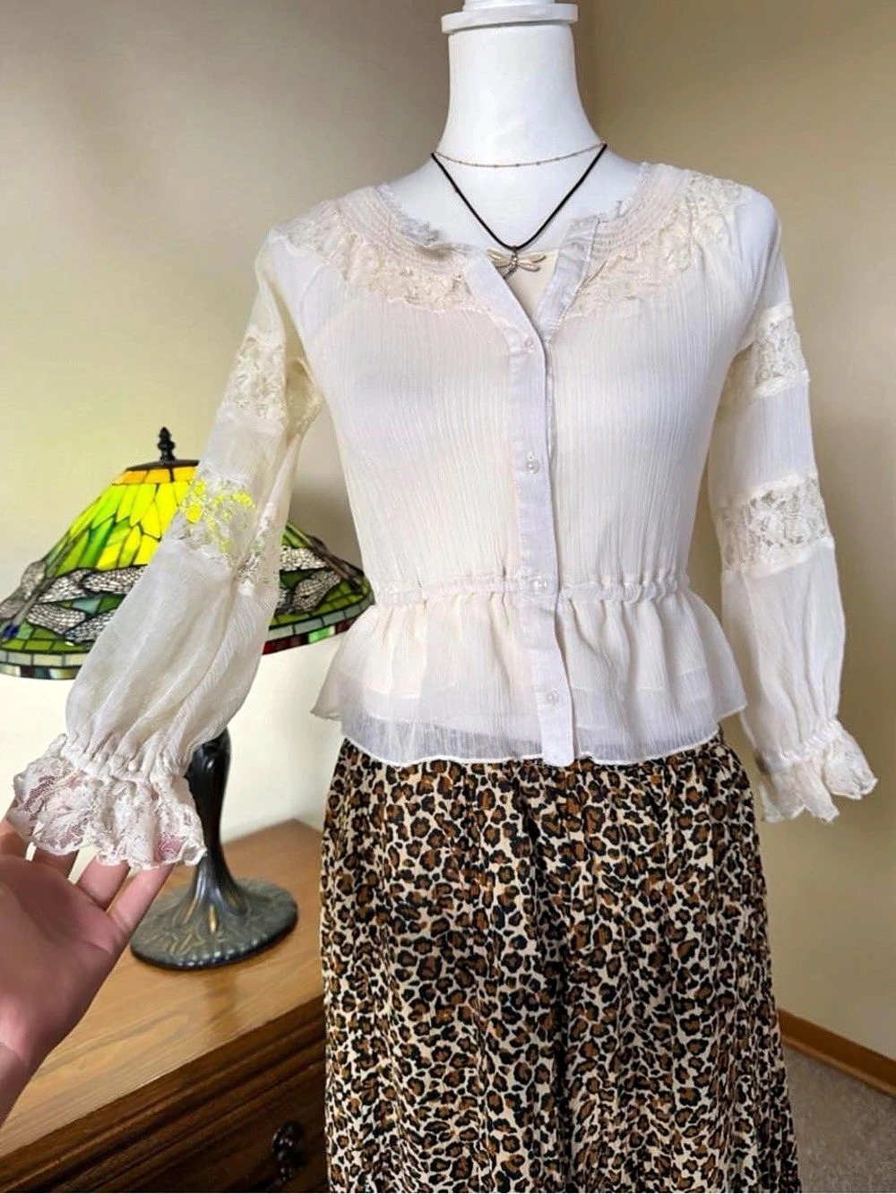 Lace Trim Peplum Blouse in White Size Medium Like New